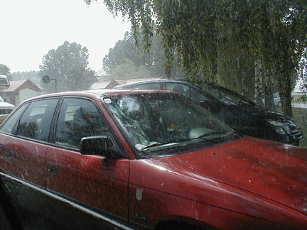 Ein wenig Regen mit Hagel... was halt hier so üblich ist.